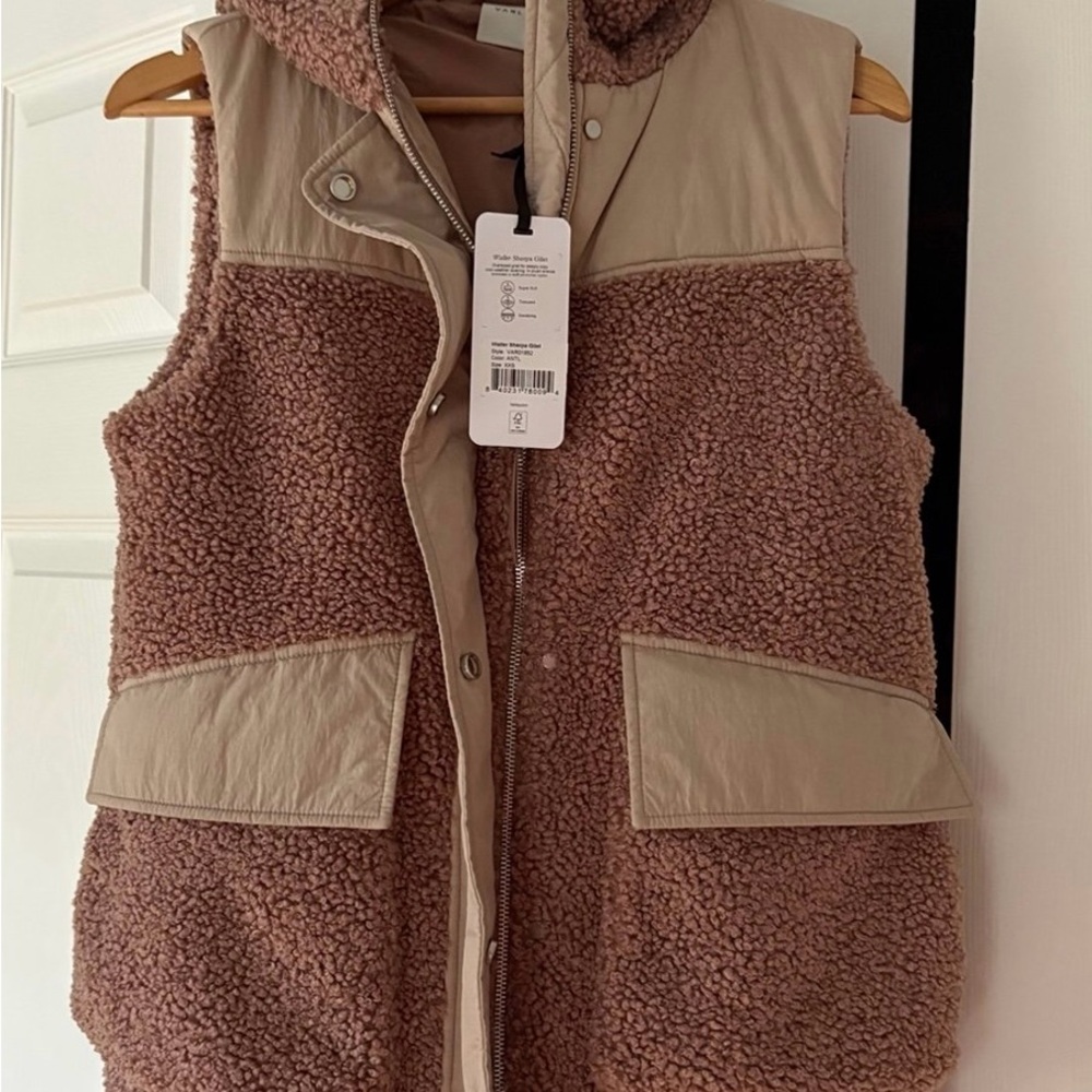 Varley Cream and Pink Sherpa Gilet